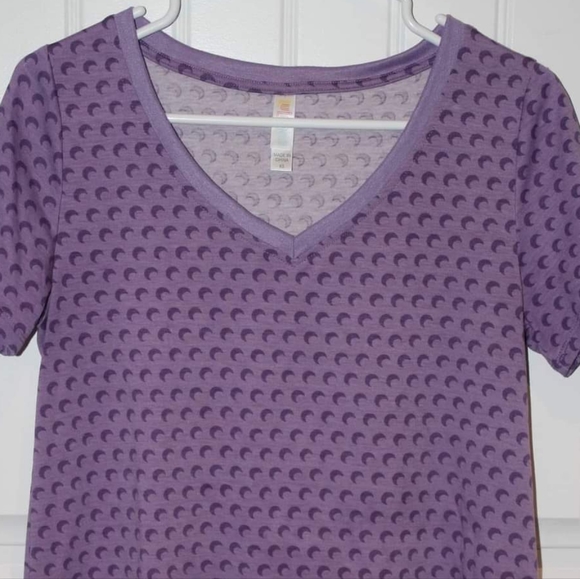 2/$25 🏷 Lularoe Christy T Size XS - Picture 2 of 3